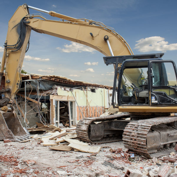 Dažādu demontāžas darbu izpilde, ēku nojaukšana